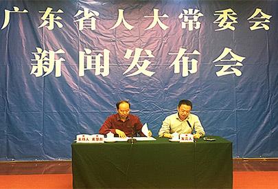 杜挺副廳長(zhǎng)參加2016年全省農(nóng)村生活垃圾收運(yùn)處理工作第三方評(píng)估結(jié)果新聞發(fā)布會(huì)并發(fā)言